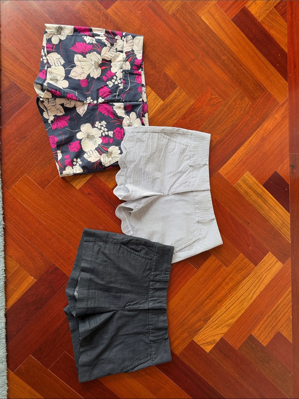 Lot of Ladies Ann Taylor shorts size 8